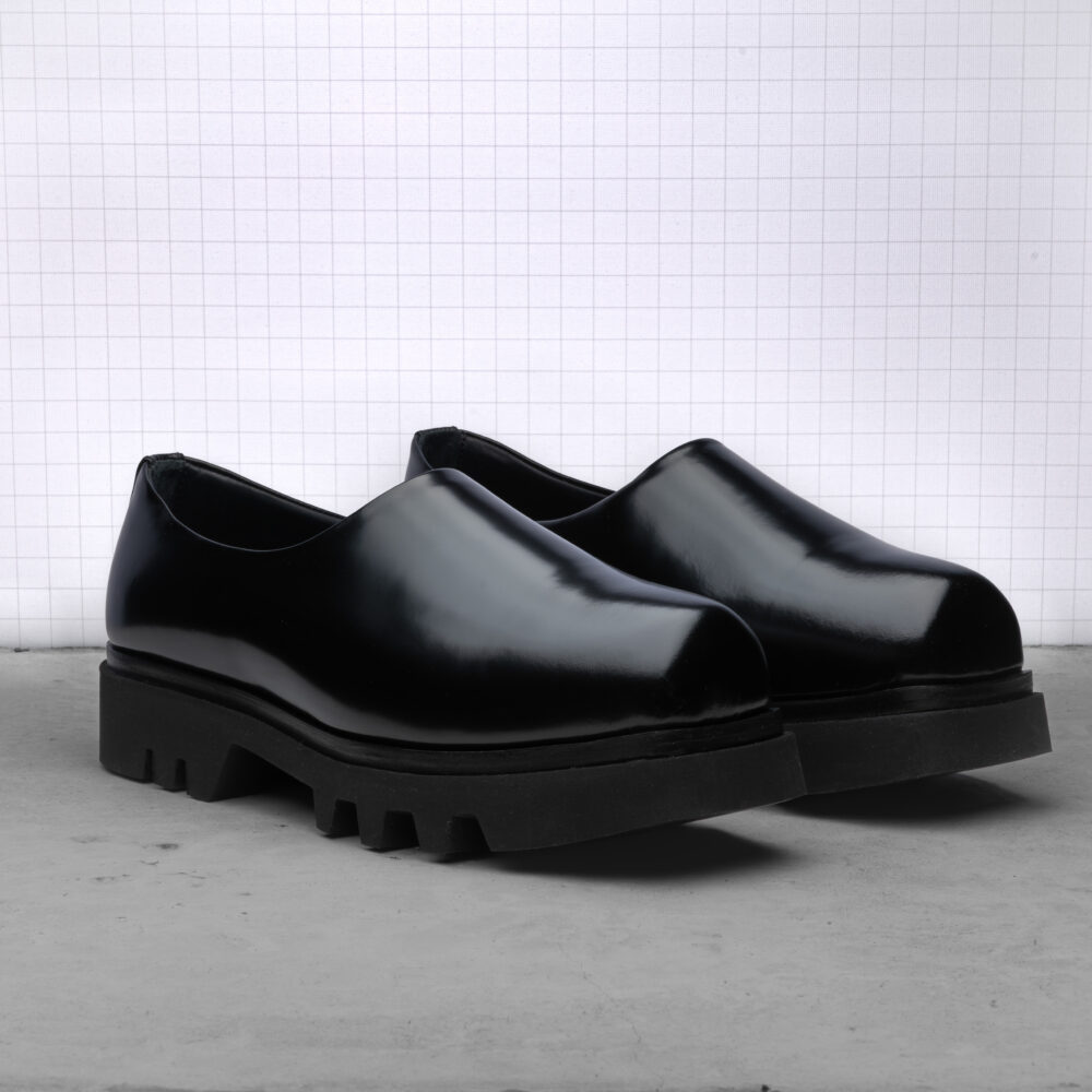 Hannes Clog Cow Black Polished - Image 2