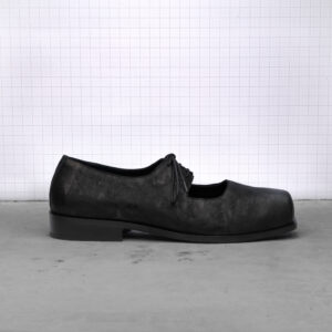 Theresia Derby Oyster Black